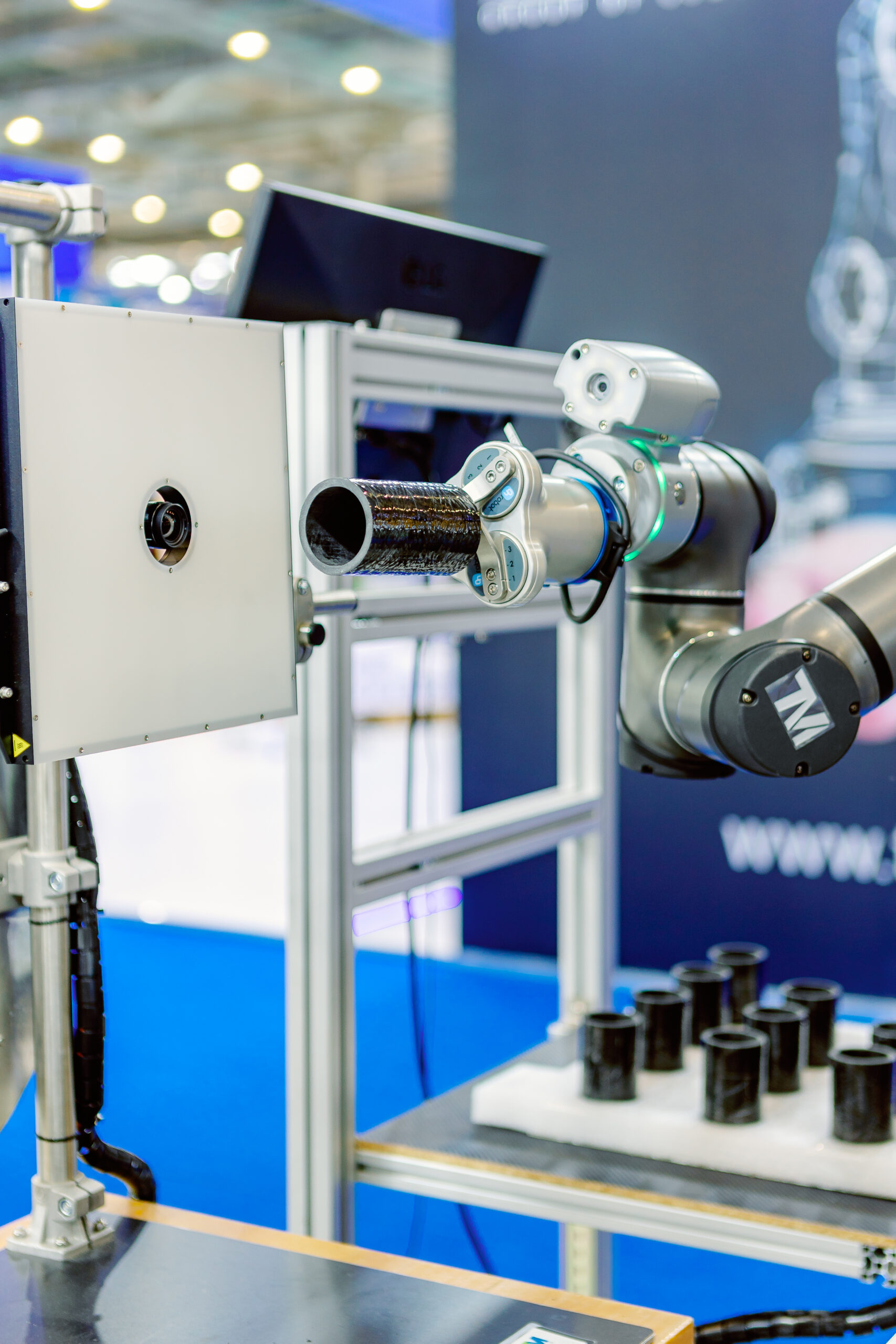 robotic arm<br />
machine vision